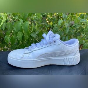 PUMA. Size 7.5. White